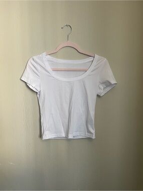 SHEIN White Scoop Neck Short Sleeve Tee